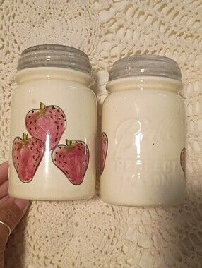 Ceramic Strawberry Salt and Pepper Shaker Set